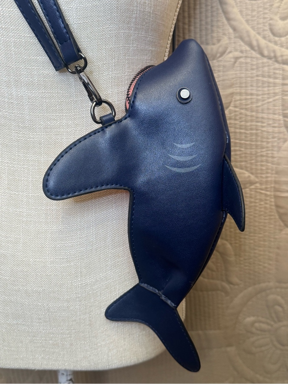 Shark-Shaped Novelty Crossbody bag. Faux PU Leather